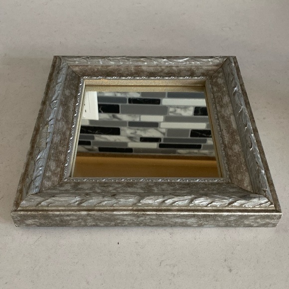 Diamond Gold Micro-Mirror Square Silver 9" x 9' - Picture 7 of 9